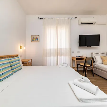 Ng L'acquedotto Πανσιόν 3*