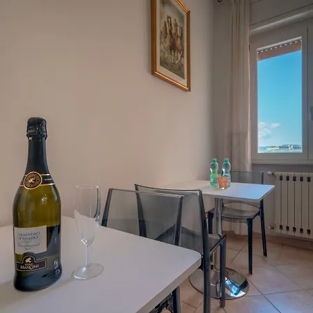 Ng L'acquedotto Πανσιόν