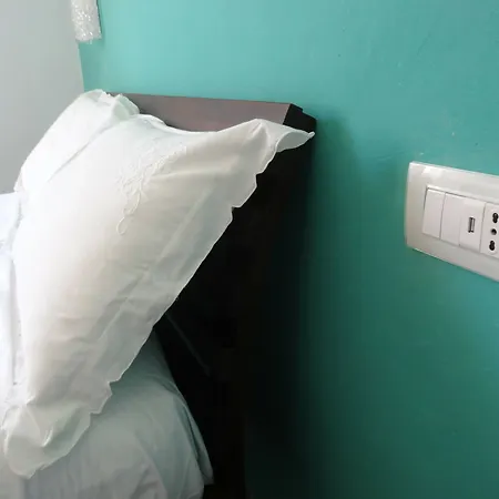 Ng L'acquedotto Πανσιόν 3*